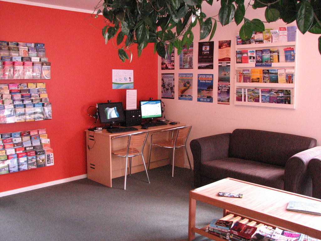 Picton Campervan Park Buitenkant foto