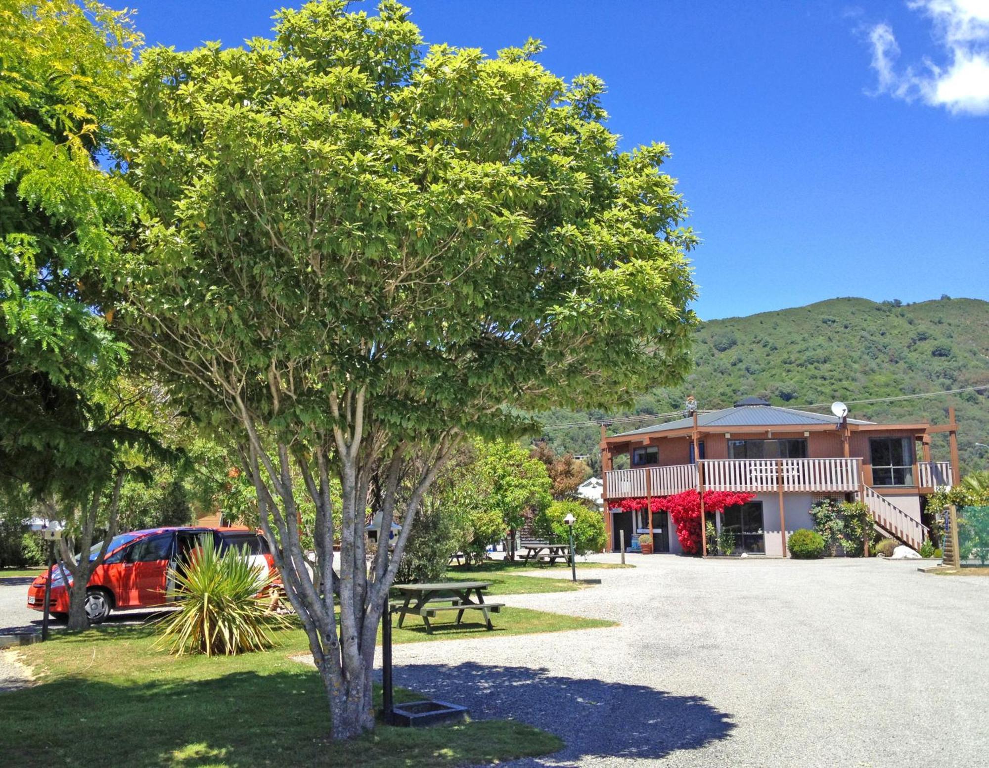 Picton Campervan Park Buitenkant foto